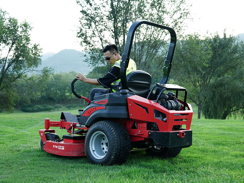 ztr-62c-vue-arrière-opérateur-tonte-commerciale.jpg