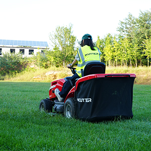 lawn-tractor-grass-bag.jpg lawn-tractor-grass-bag.jpg