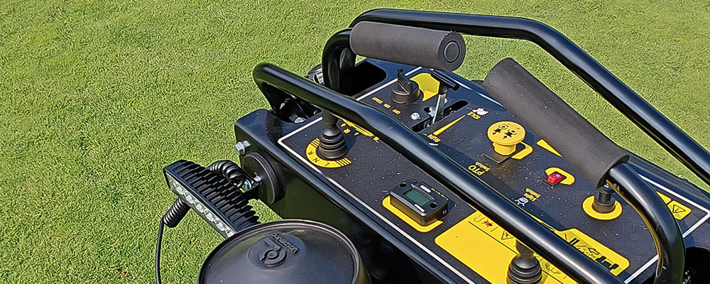 leaf-blower-control-panel-closeup.jpg