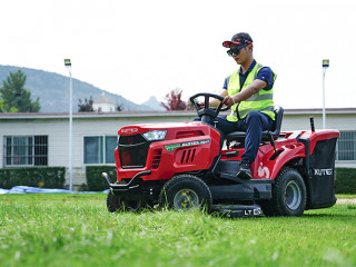 lawn-tractor-grass-collector-featured-cover