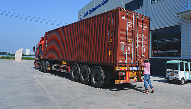 commercial-ztr-container-loading.jpg