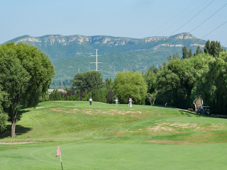 Manutenzione del manto erboso del campo da golf