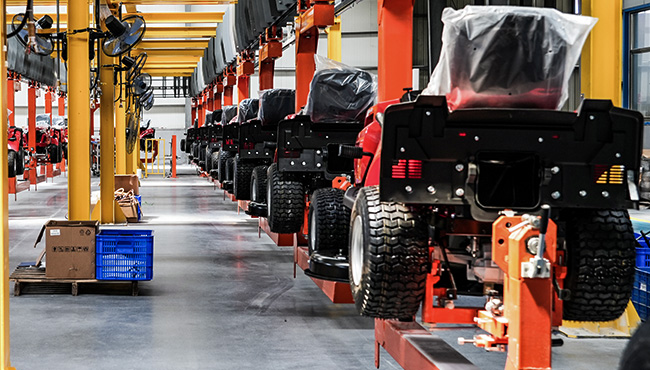 lawn-tractor-assembly-line-mass-production.jpg lawn-tractor-assembly-line-mass-production.jpg