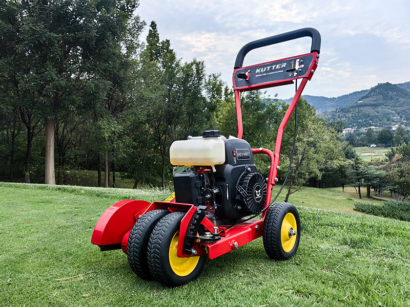 lesu24-130-lawn-edger-hero-golf-course-zonsen-engine.jpg