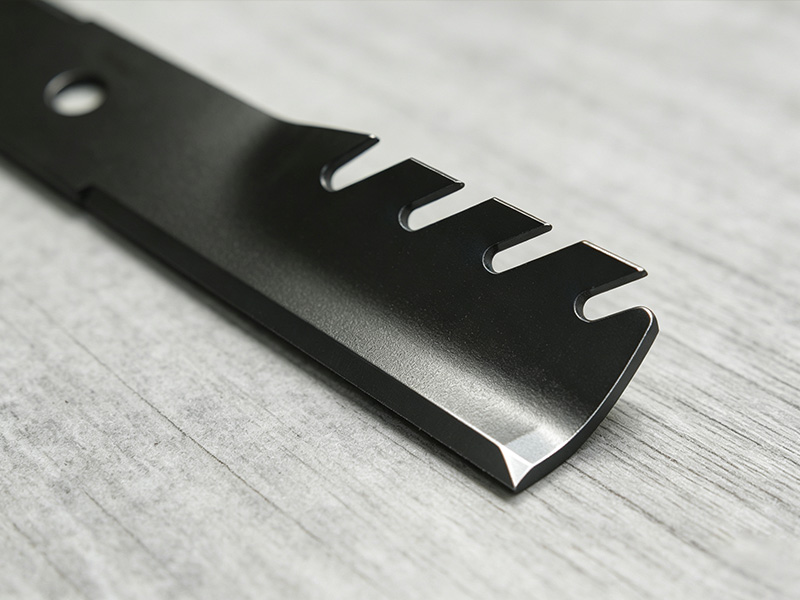 kutter-mulching-blades-for-ztr42b-mulching-teeth-edge-close-up.jpg kutter-mulching-blades-for-ztr42b-mulching-teeth-edge-close-up.jpg
