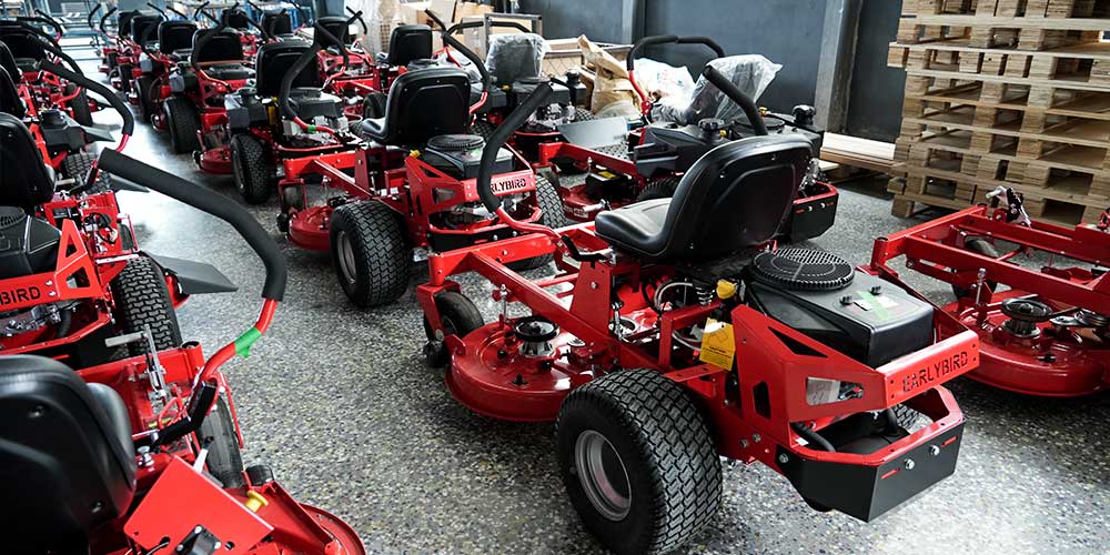 zero-turn-lawn-mower-fleet-factory-workshop-hero.jpg