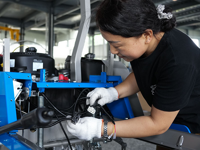 KUTTER ZTR-36B – Assemblage en usine.jpg