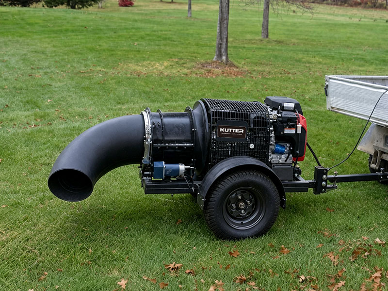 kutter-tow-behind-leaf-blower-orchard-vineyard-outdoor-application.jpg