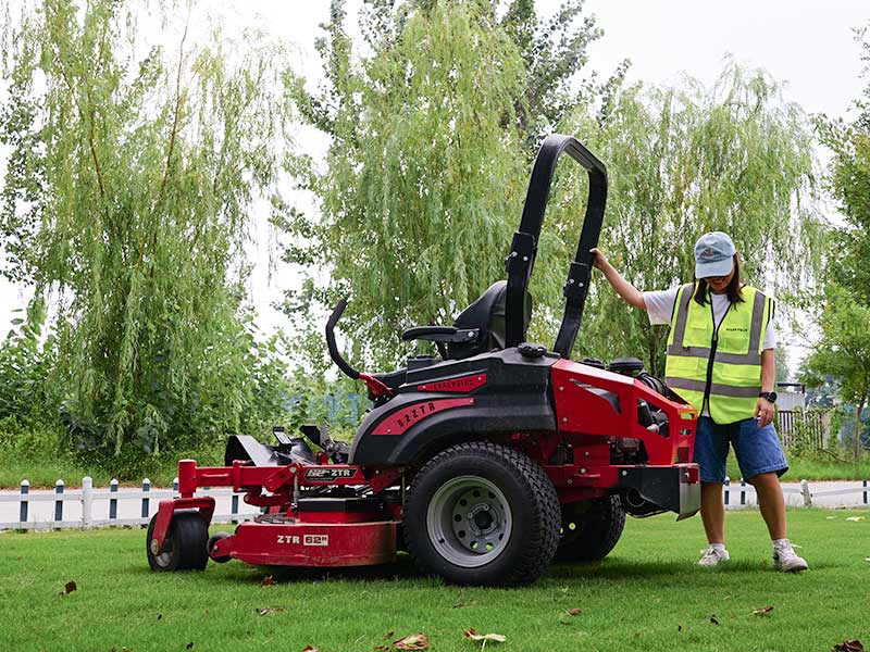 ztr-62c-side-view-operator-inspecting-rops.jpg ztr-62c-side-view-operator-inspecting-rops.jpg