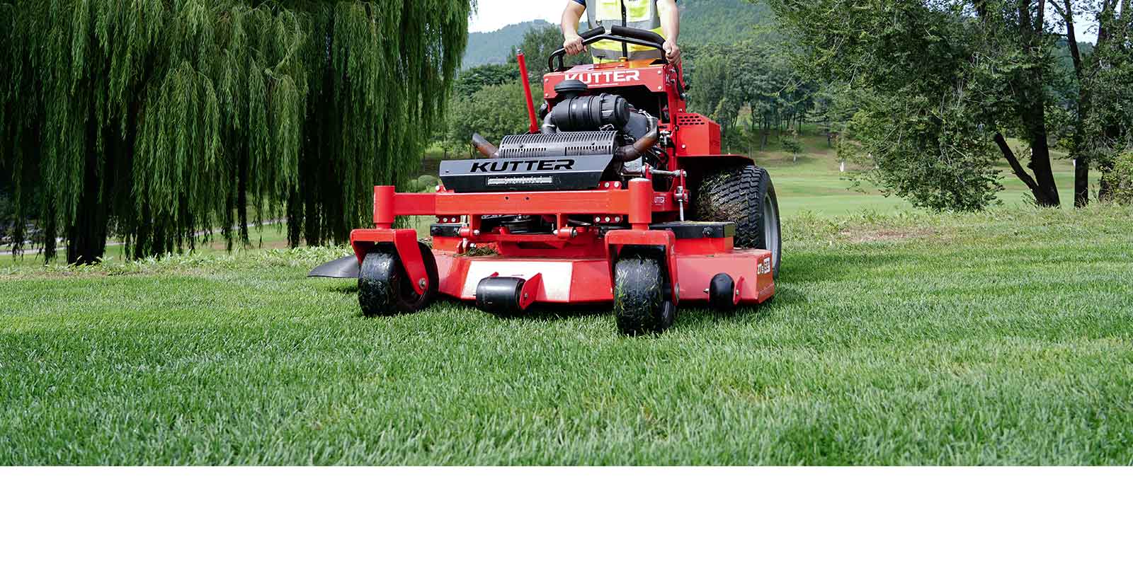 kutter-stand-on-mower-commercial-landscaping-golf-course.jpg kutter-stand-on-mower-commercial-landscaping-golf-course.jpg