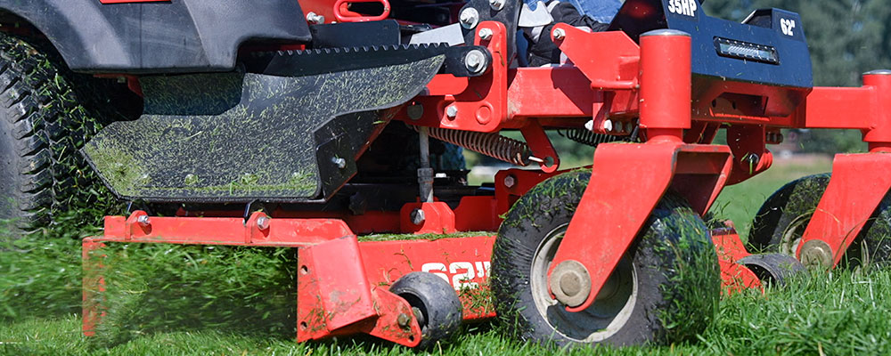 exmark-vs-scag-cut-quality-lawn-striping.jpg
