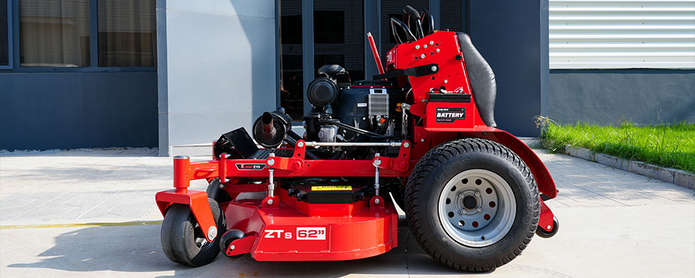 kutter-ztr-62-zoll-mäher-geparkt.jpg