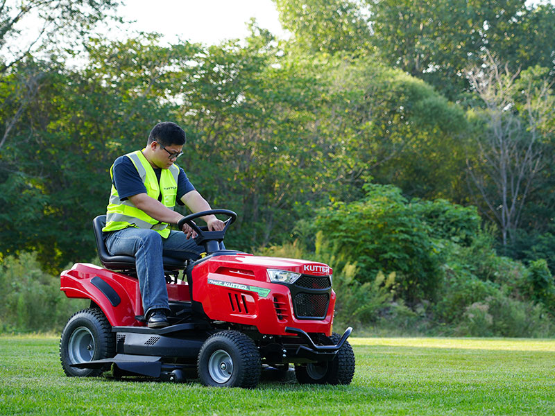 lt-38s-hero-mowing-residential.jpg lt-38s-hero-mowing-residential.jpg