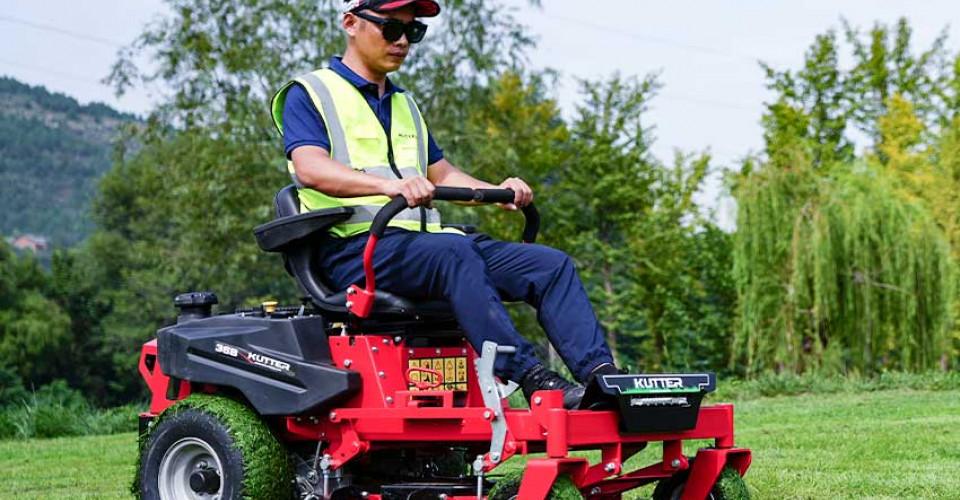 kutter-commercial-lawn-mowing-zero-turn-mower