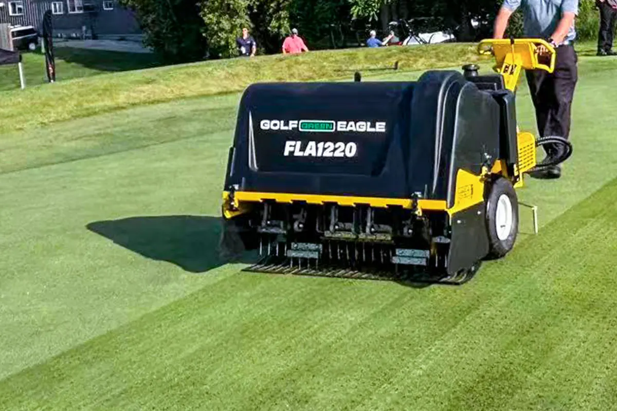 1787910444845405.jpg kutter-fla1220-aerator-golf-green-operation.jpg