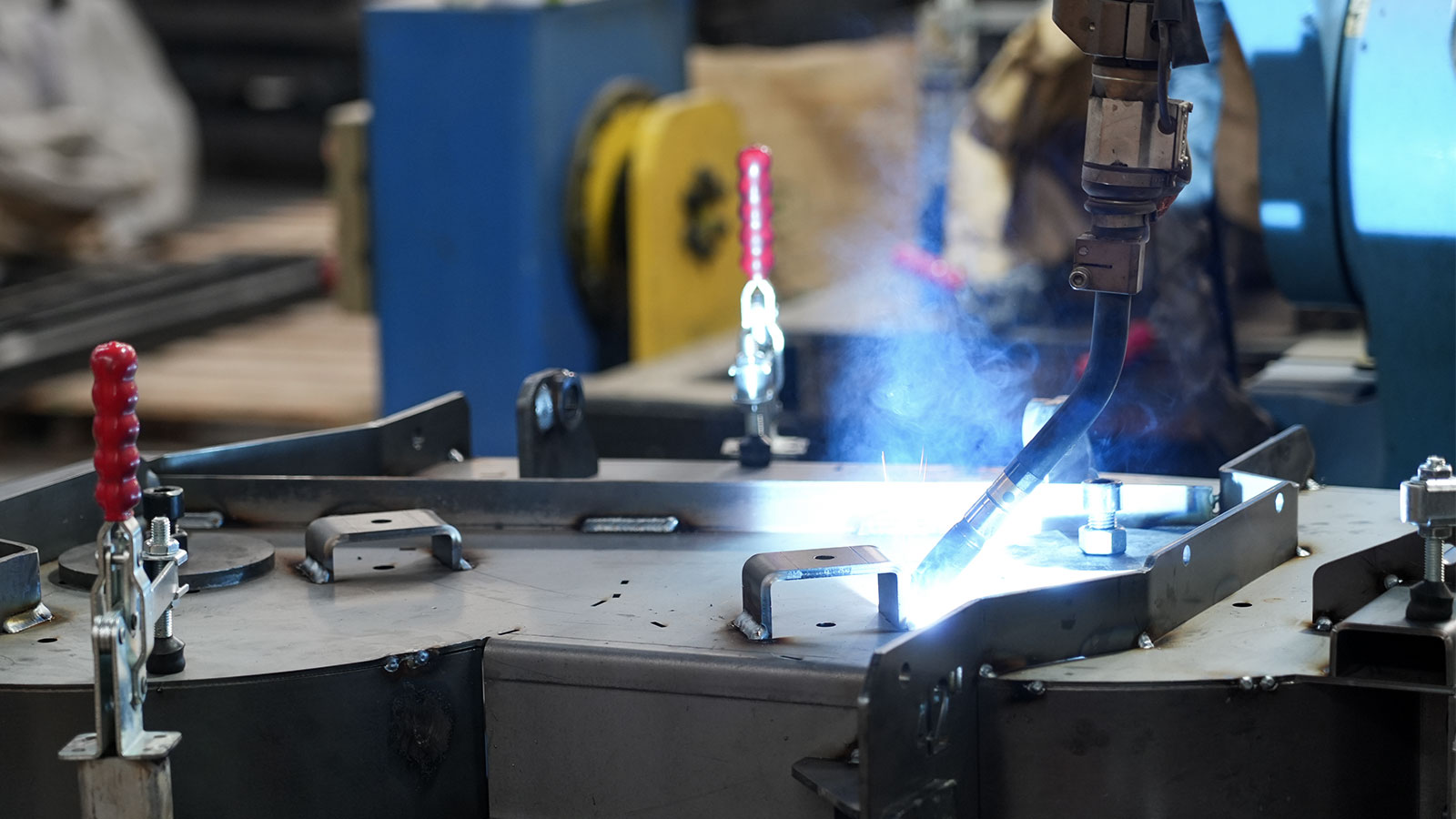 kutter-tow-behind-leaf-blower-factory-welding-assembly-line.jpg