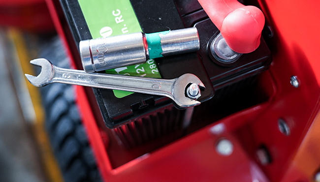 stand-on-mower-battery-maintenance-tool-service.jpg stand-on-mower-battery-maintenance-tool-service.jpg