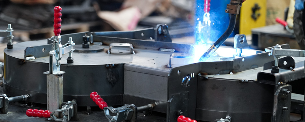 ztr-42b-fabricated-steel-deck-weld-close-up.jpg