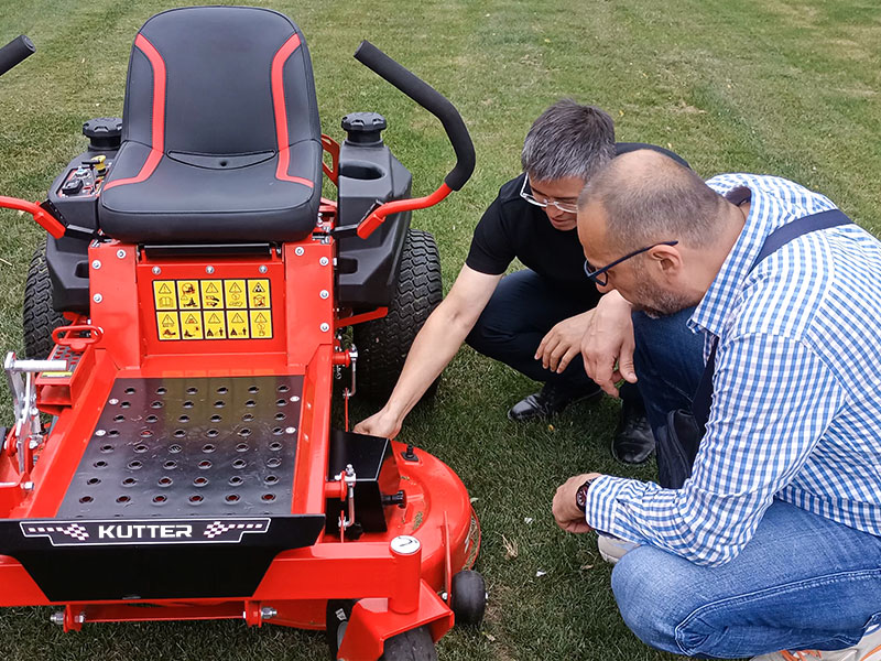 1785748678755429.jpg kutter-north-america-zero-turn-mower-case.jpg