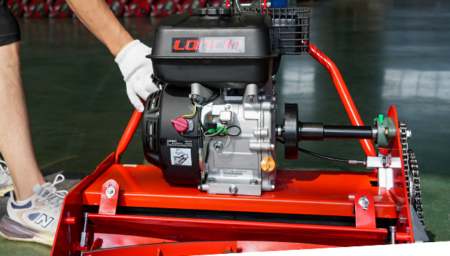 cylinder-mower-honda-gx-engine-chain-drive-closeup.jpg cylinder-mower-honda-gx-engine-chain-drive-closeup.jpg